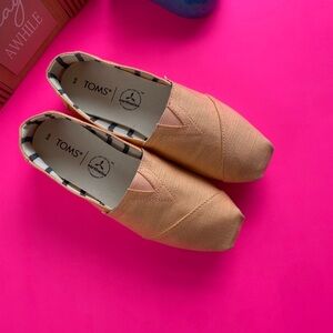 TOMS Womens Alpargata Canvas Slip On Flats Casual - peach/orange size 6